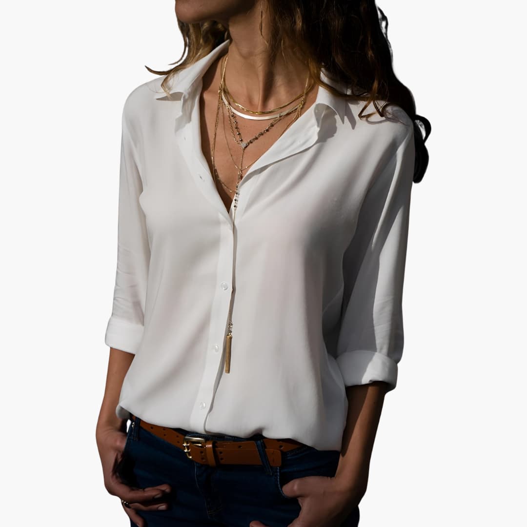 Women’s blouse with collar and button fastening