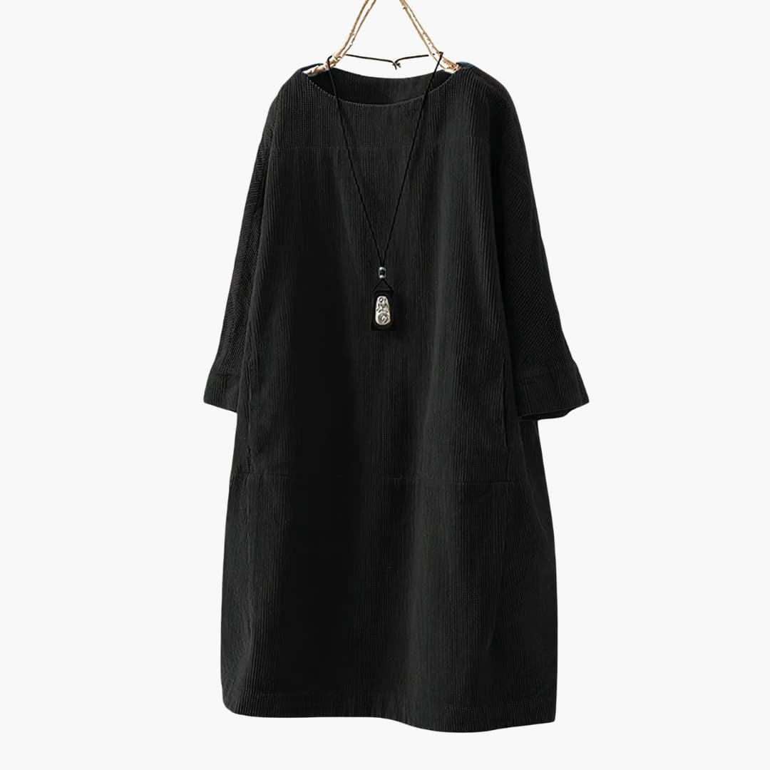 Women’s tunic dress with crew neckline and patch pockets
