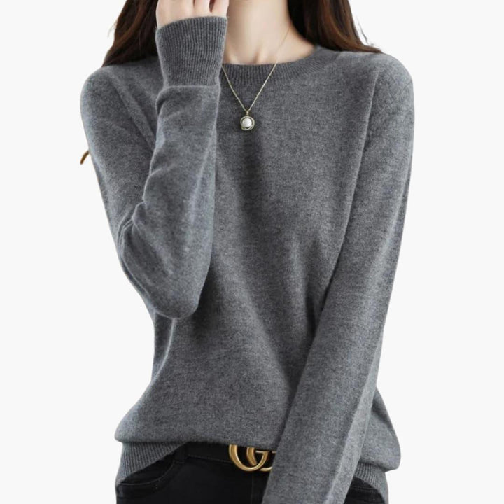 Women’s Chunky Knit Jumper with Long Sleeves and Round Neckline
