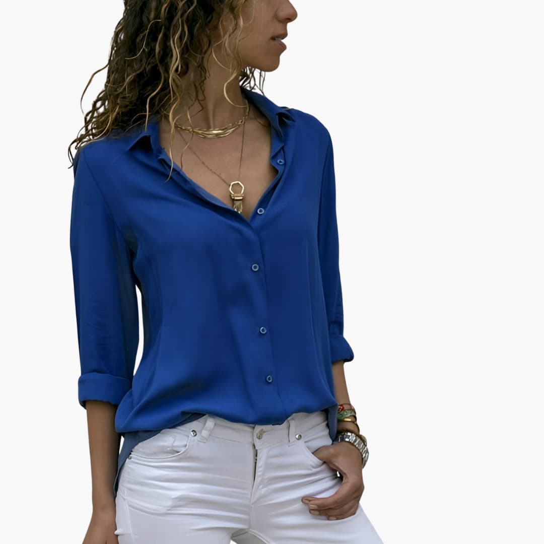 Women’s blouse with collar and button fastening