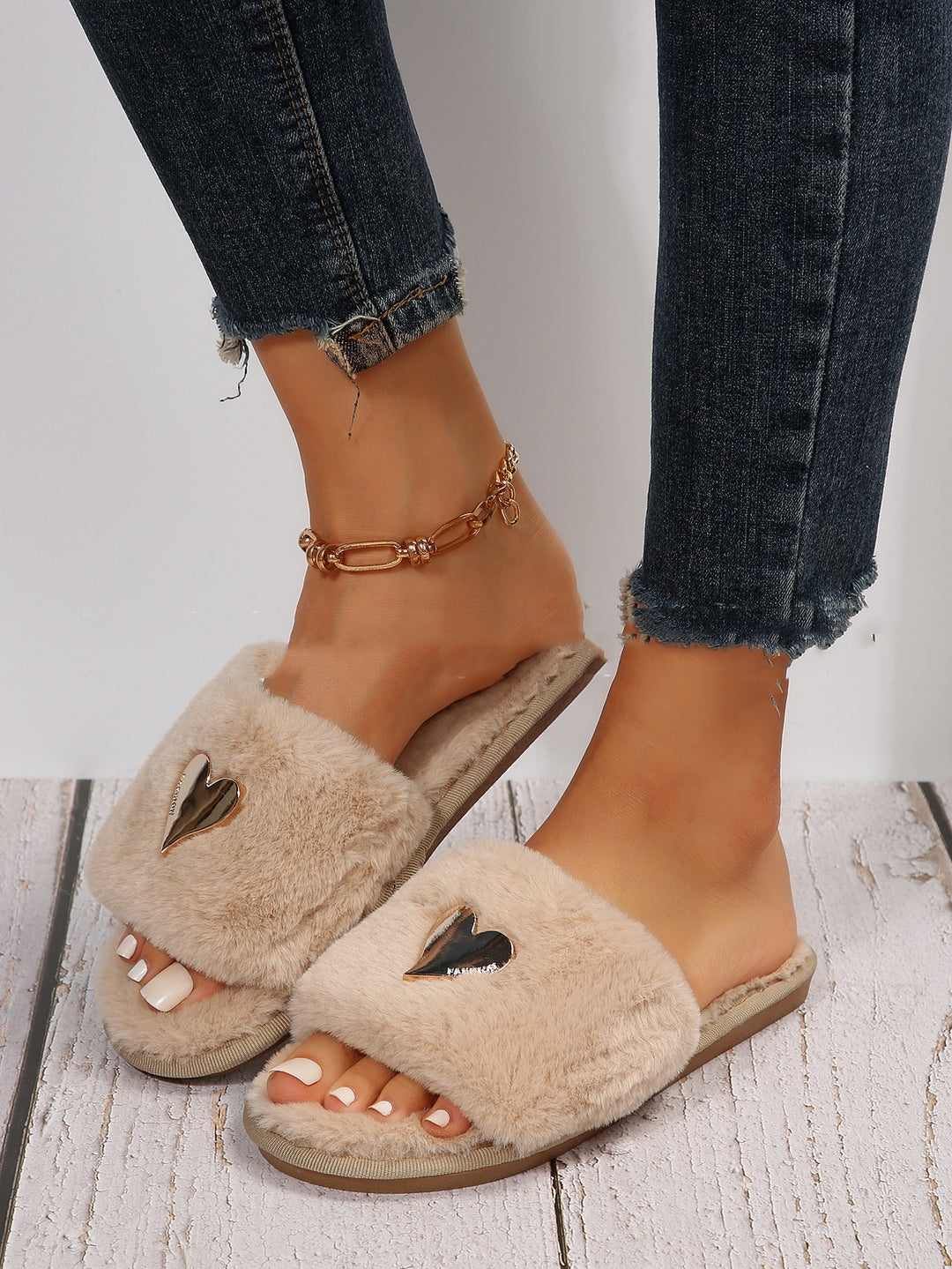 Furry Heart Slippers for Women, Faux Fur Flip-Flop Style
